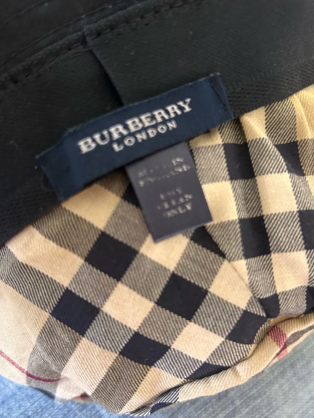 Burberry Classic Unisex Bucket Hat EUC - Picture 6 of 6